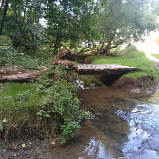 Most přes Šárecký potok na cestě k usedlosti Velká Pachmanka