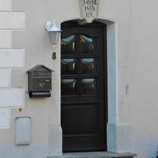 Türstock mit Schlussstein Mittelstraße 8