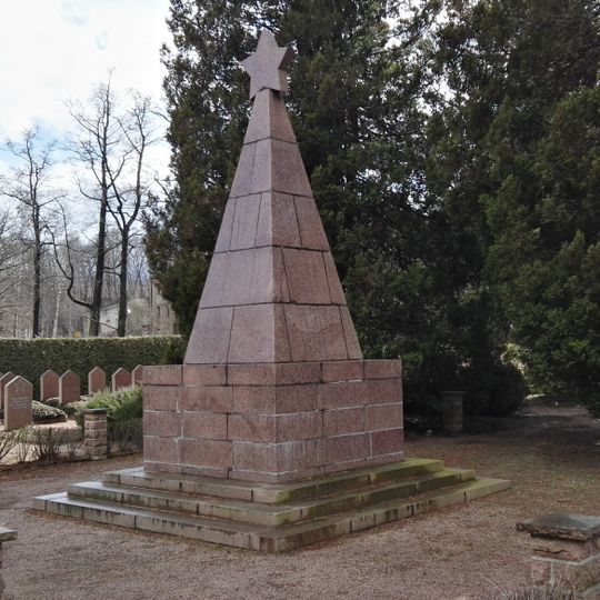 Sowjetischer Ehrenfriedhof