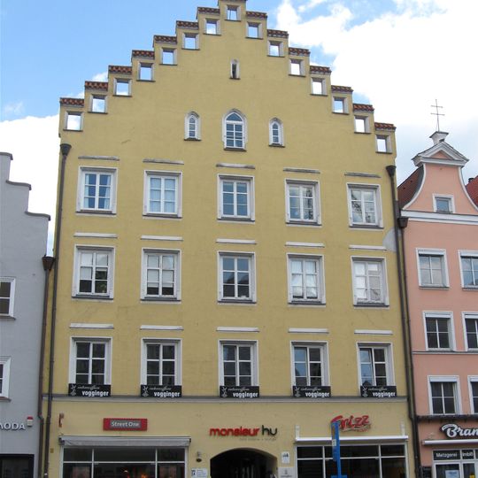 Wohn- und Geschäftshaus