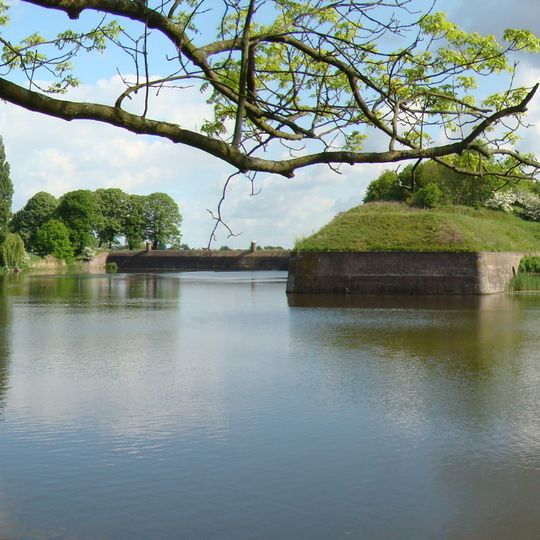 Vestingwerken en grachten