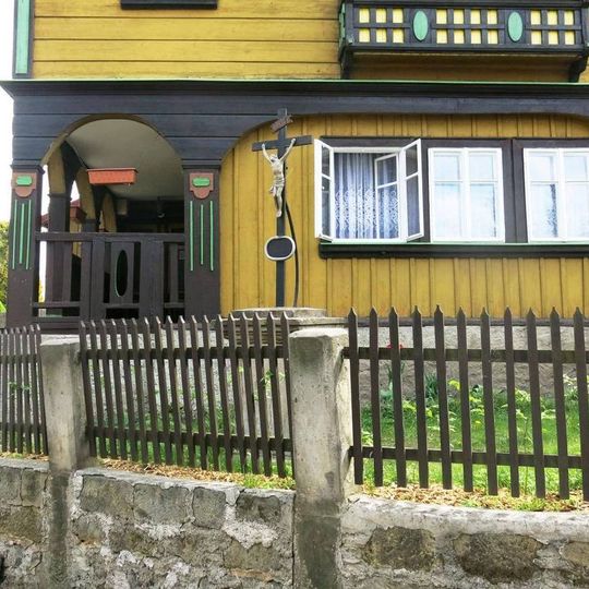 Kříž u domu Tyršova 198 v Kamenickém Šenově