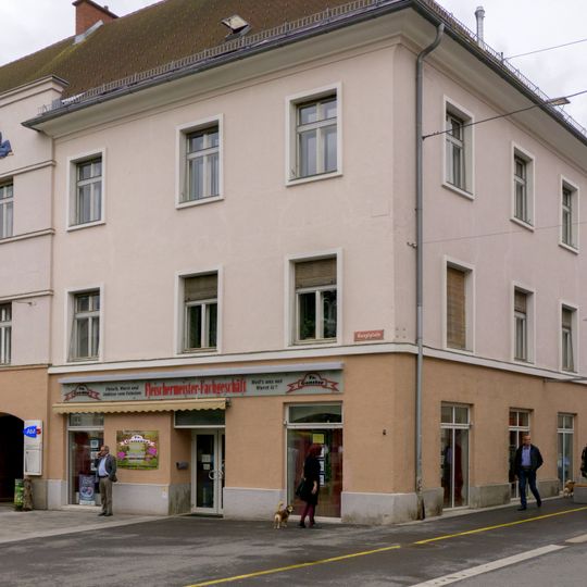 Wohn- und Geschäftshaus, Mittonihaus