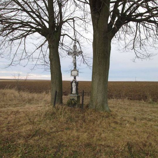 Kříž jižně od Terezína