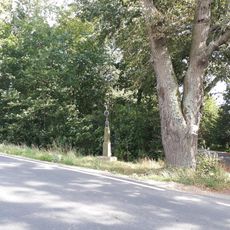 Kříž východně od Číčenic