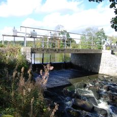 Lávka přes jižní výpusť Hořejšího rybníka v Tchořovicích