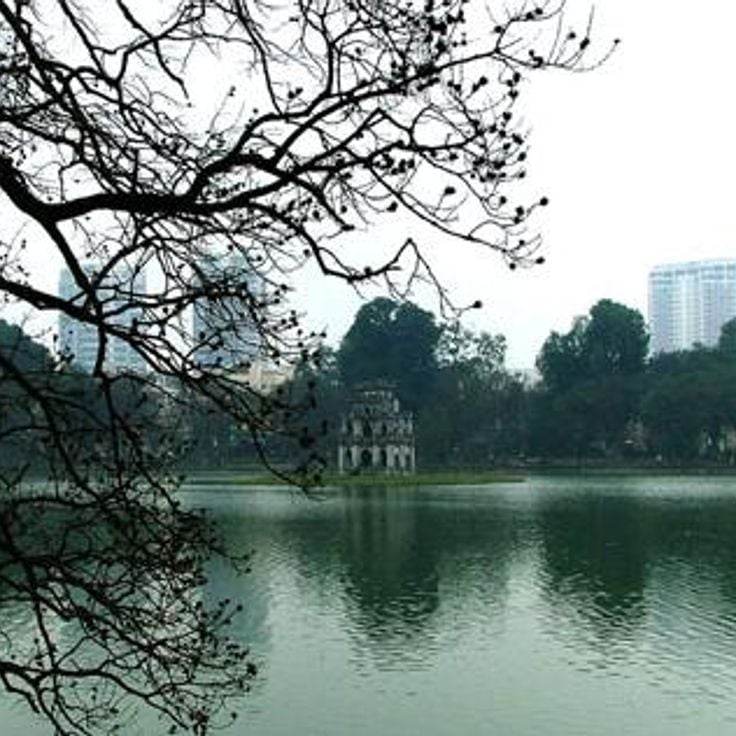 Hoan Kiem Lake (Turtle Tower)