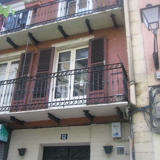 Kapitainenea 12 etxea