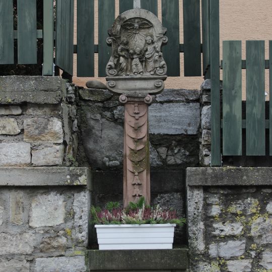 Bildstock mit Heiliger Familie