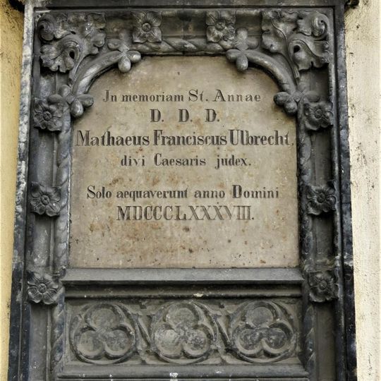 Pamětní deska Mathiase Franze Ulbrechta na kostele Nanebevzetí v Ústí nad Labem
