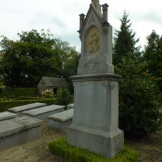Grafmonument van pastoor en Apostolisch Vicaris Antonius van Alphen