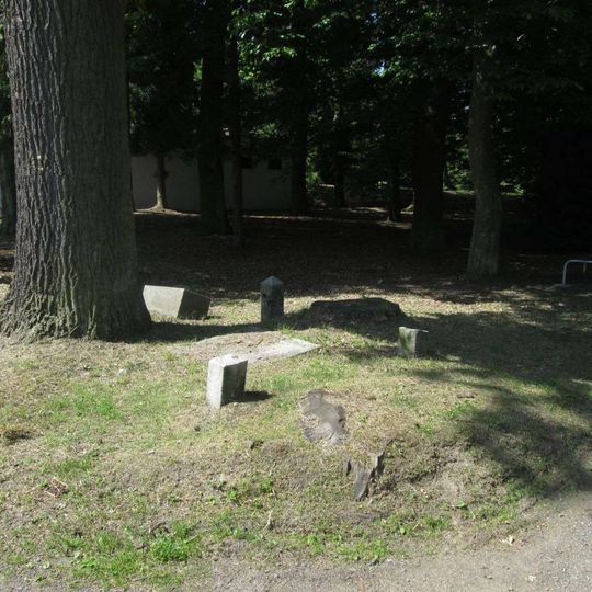 Kříž jihozápadně od Chodové Plané