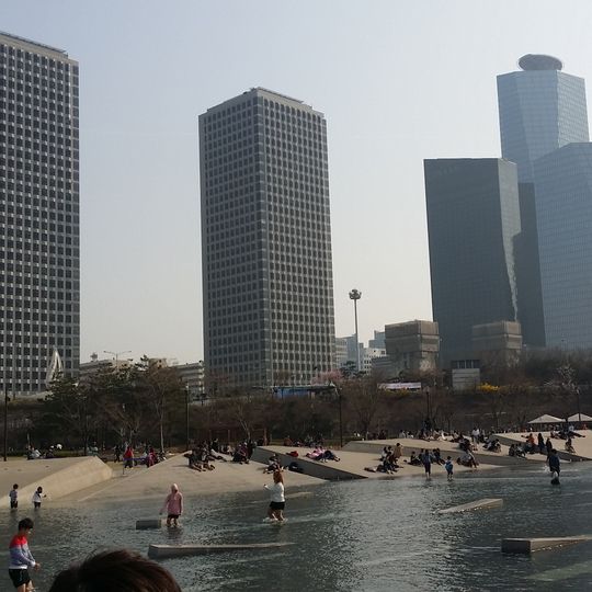 LGツインタワー