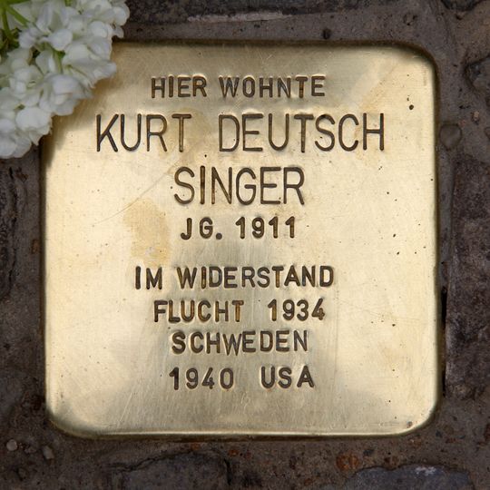 Stolperstein en memoria de Kurt Deutsch Singer