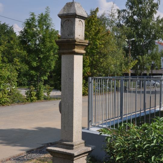 Boží muka na rohu Dvořákovy a Nádražní ulice