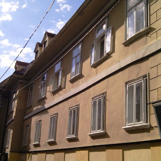 Wohn- und Geschäftshaus samt Gasthaus Gambrinuskeller