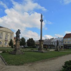 Morový sloup, socha sv. Floriána a socha sv. Vendelína