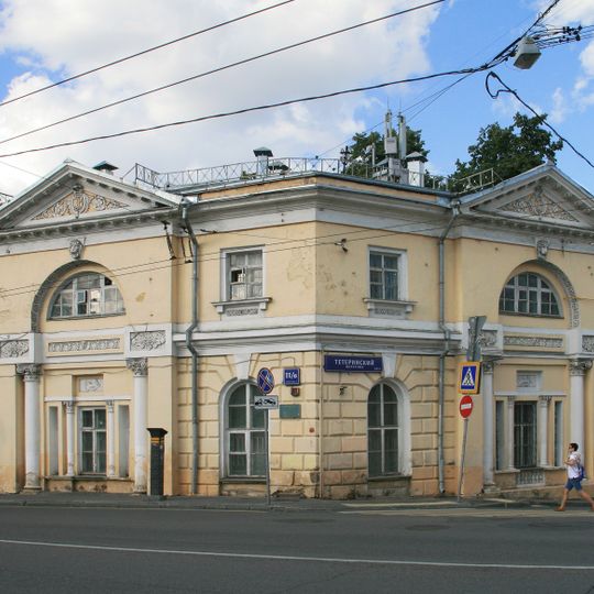 Южный боковой флигель