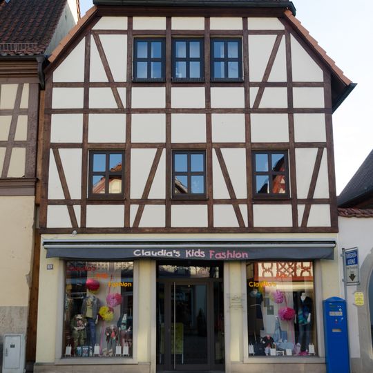 Wohn- und Geschäftshaus