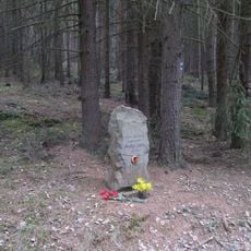 Pomník jižně od Řemešína