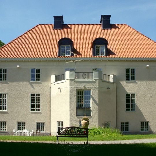 Edsby slott and Ljungbacka