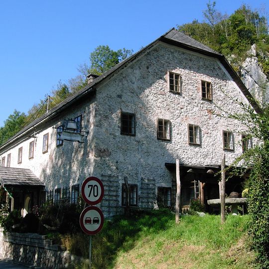 Wohnhaus, ehem. Taverne unterm Stein