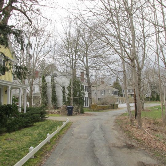 Hyannis Road Historic District