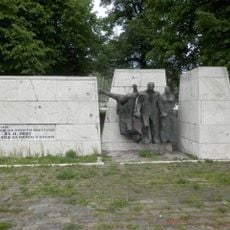 Pamätné miesto s pamätníkom, pamätník