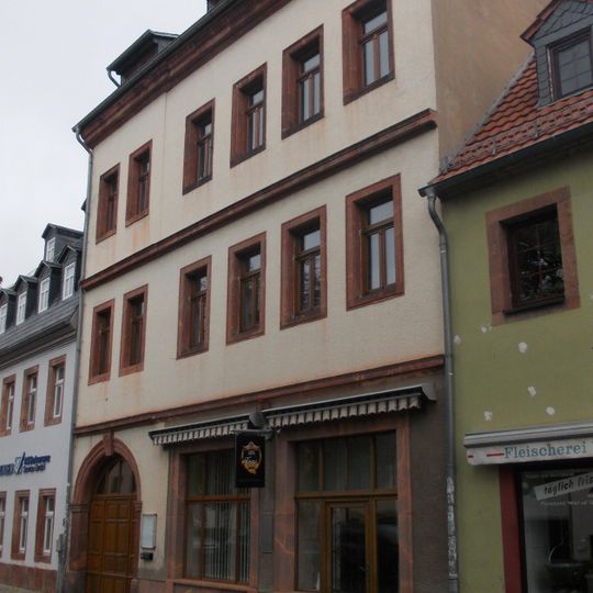 Wohnhaus in geschlossener Bebauung und Hofgebäude Leipziger Straße 34