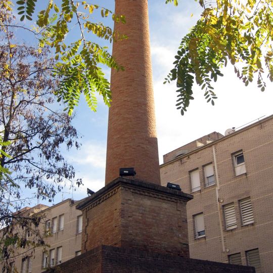 Xemeneia de l'antiga Quadra Busquets