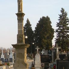 Kříž na hřbitově