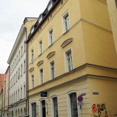 Wohn- und Geschäftshaus