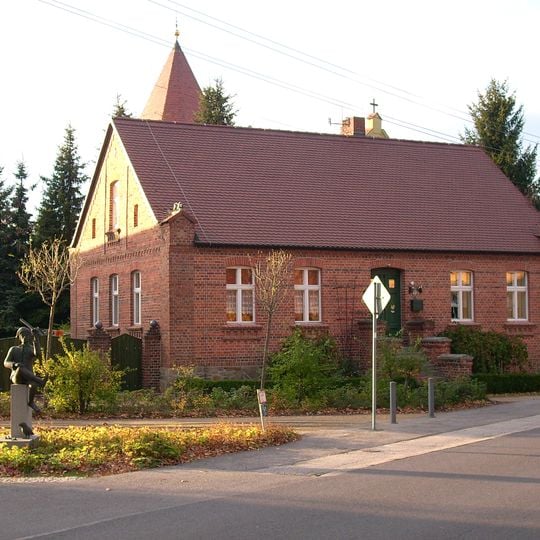 Schule Dorfstraße 73