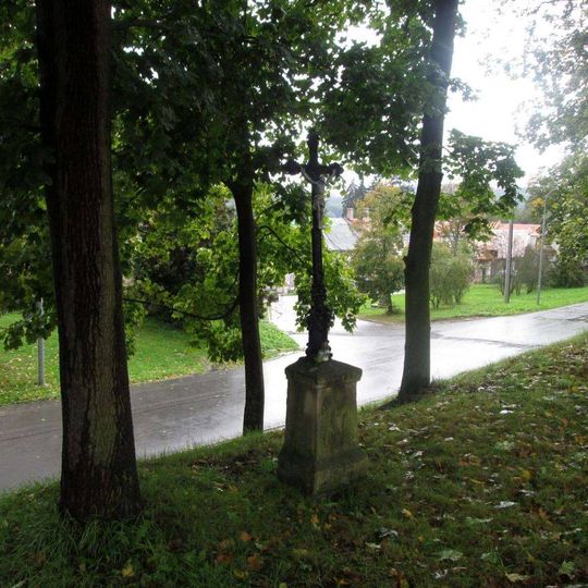 Kříž v Plasích v Žebnické ulici