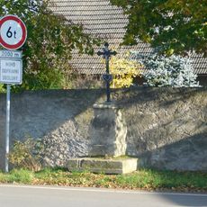 Kříž v Tlustovousech