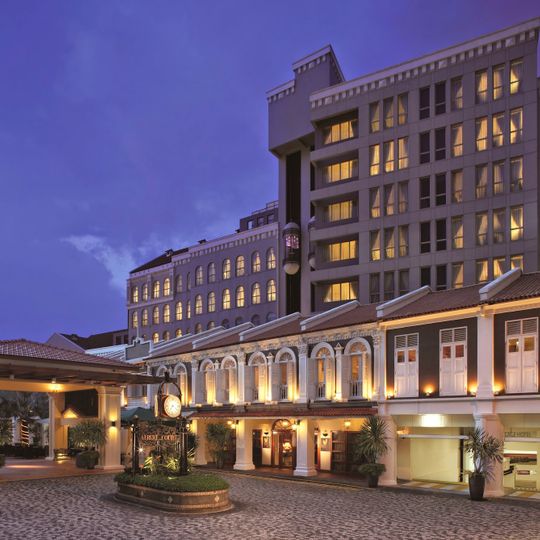 Village Hotel Albert Court