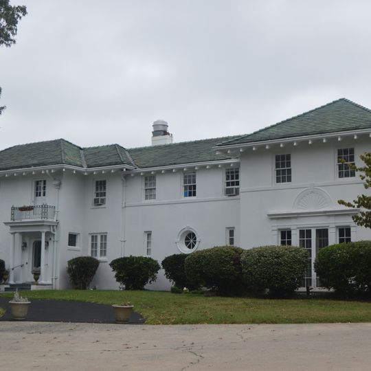 T. Austin and Ernestine L. Finch House