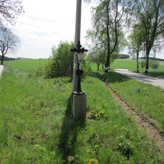 Kříž východně od lomu v Horní Cerekvi u křižovatky na Švábov