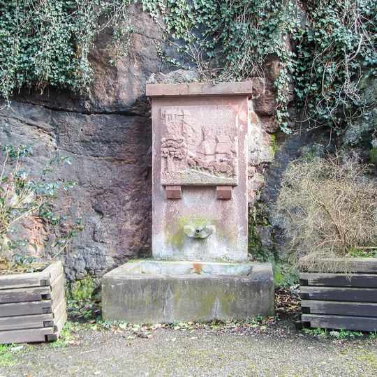 Brunnen auf der Bergseite Schloßberg -