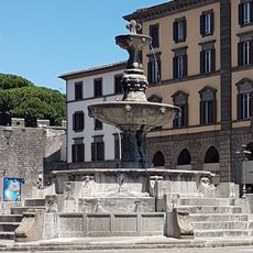 Fontana di Piazza della Rocca