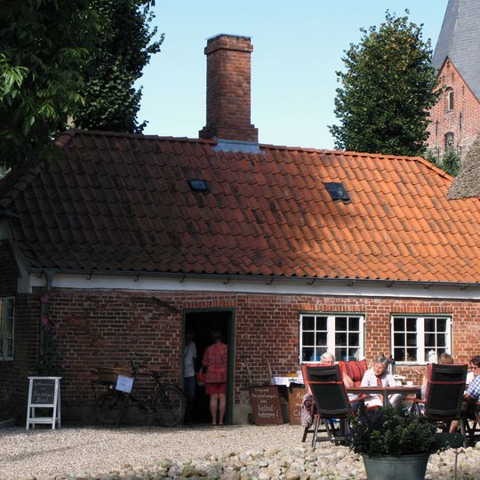 Lindenallee 2, Wohnhaus