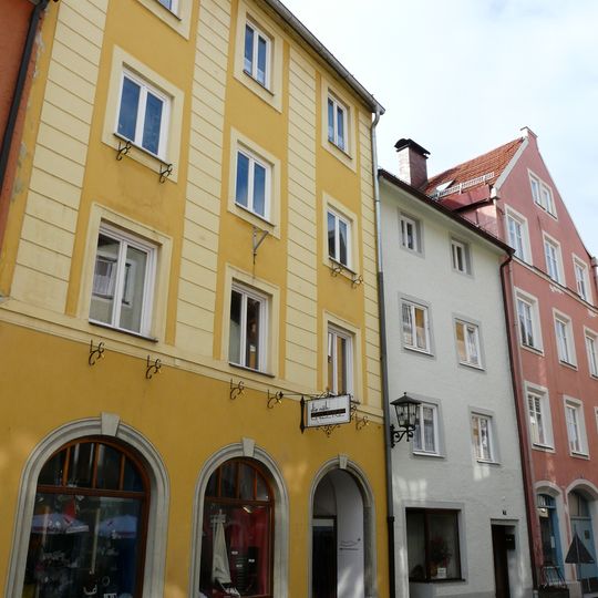 Wohn- und Geschäftshaus