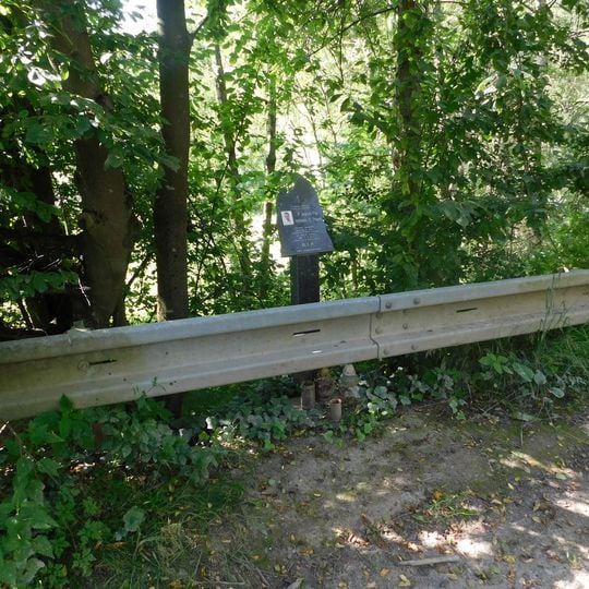 Pomníček pátera Jeronýma Filipa Hofmanna u mostu přes Brtnici