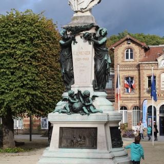 Monument à Émile Menier