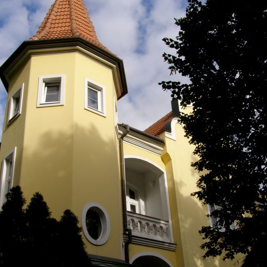 Vila so záhradou, záhrada