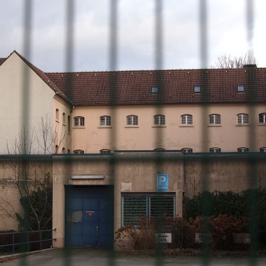 Hafthaus Herne, Hofseite