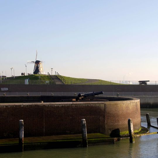 Restanten het Rondeel dat de ingang van de oude Haven scheidt van de Vissershaven