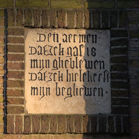 Gevelsteen van het vroegere weeshuis