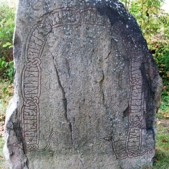 Östergötlands runinskrifter 153