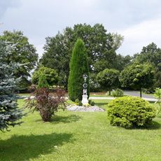 Kříž ve Skalici na rozcestí